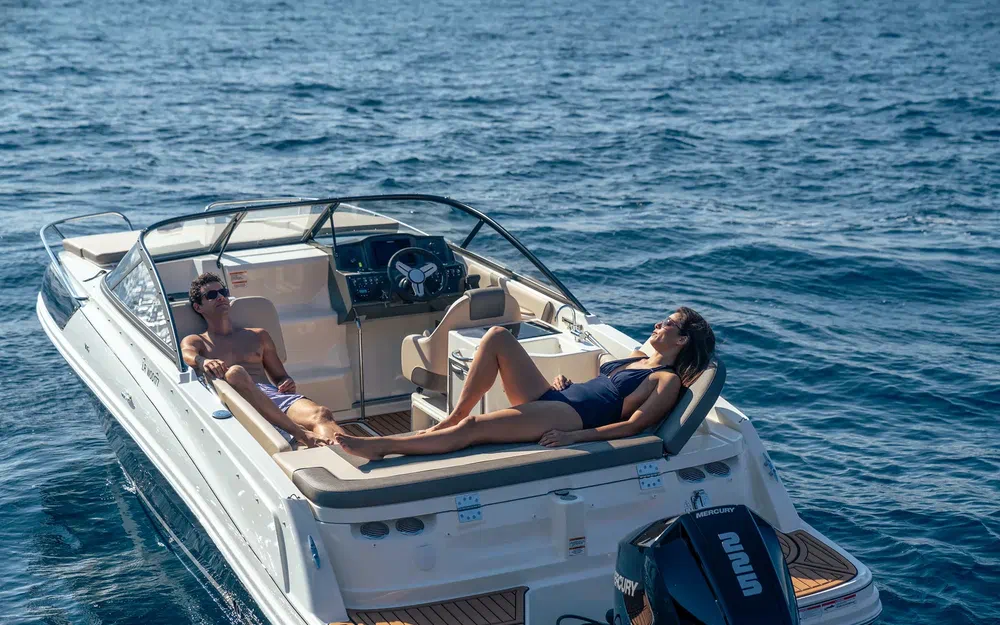 slider 4 Bayliner VR6 Cuddy