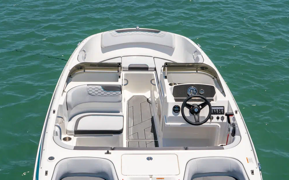 slider 6 Bayliner Element M17