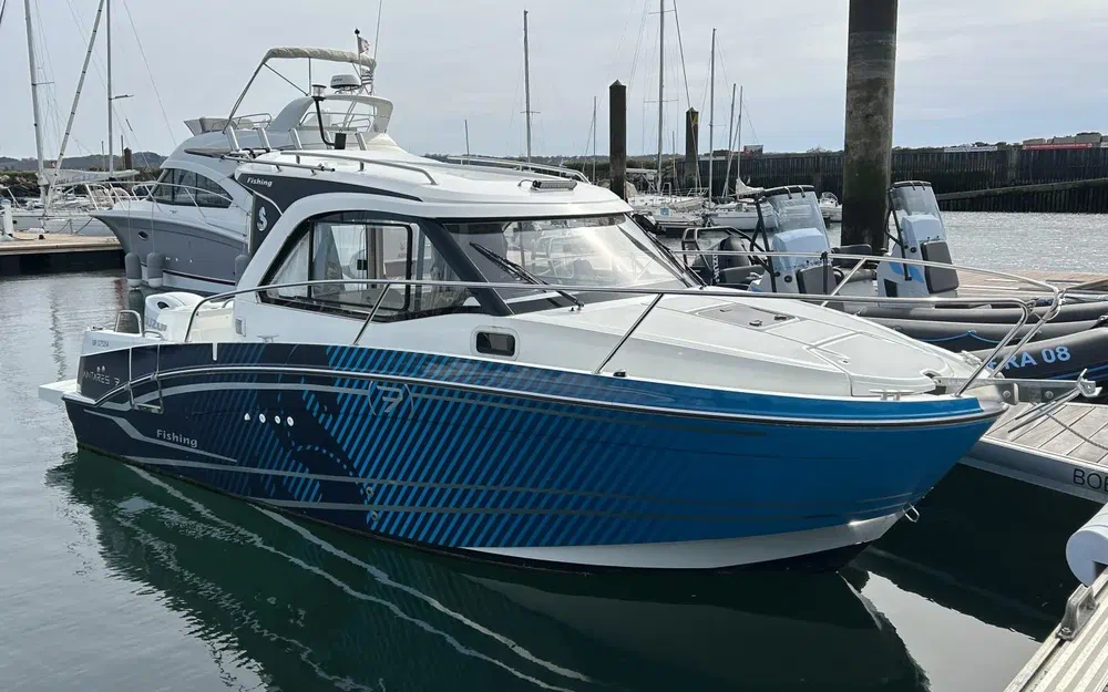 slider 0 Beneteau Antares 7