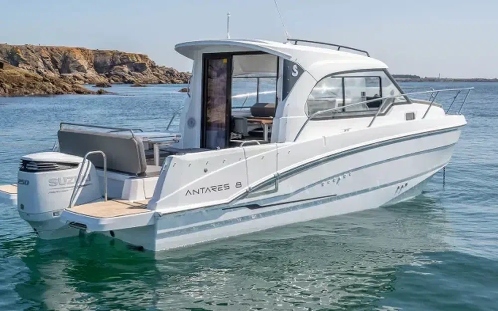 slider 0 Beneteau Antares 8