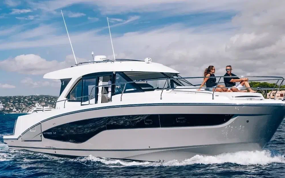 slider 2 Beneteau Antares 12