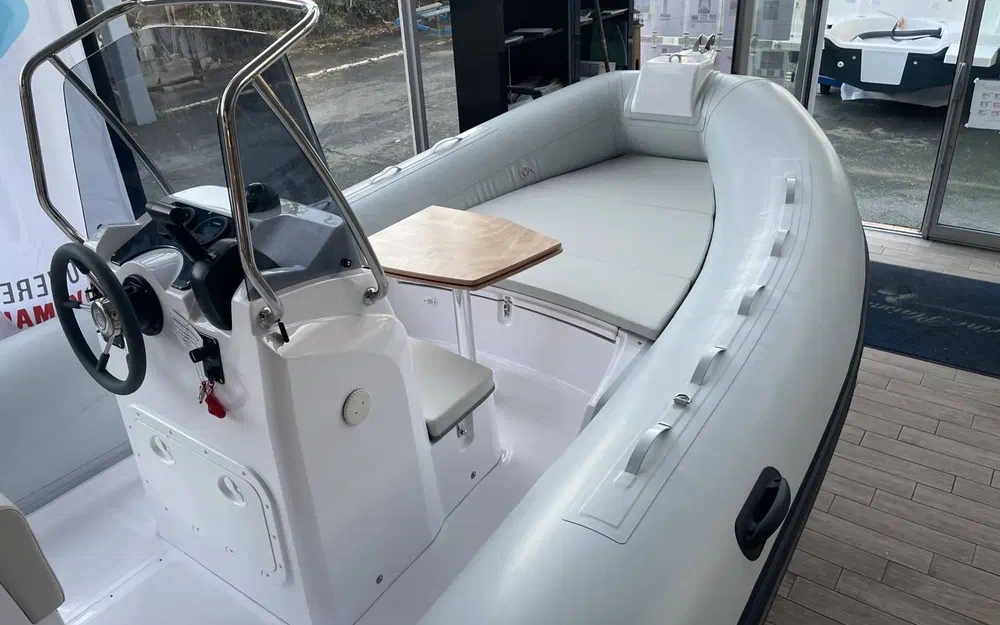 slider 3 Capelli Tempest 630 S