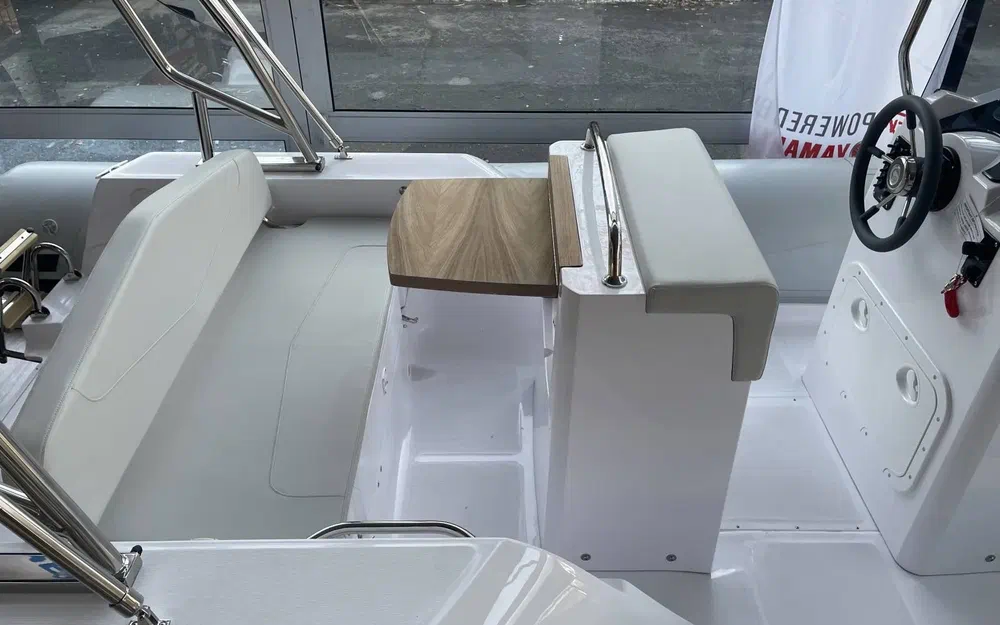 slider 4 Capelli Tempest 630 S