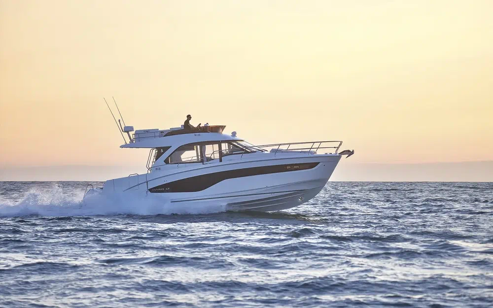 slider 0 Beneteau Antares 12  Fly