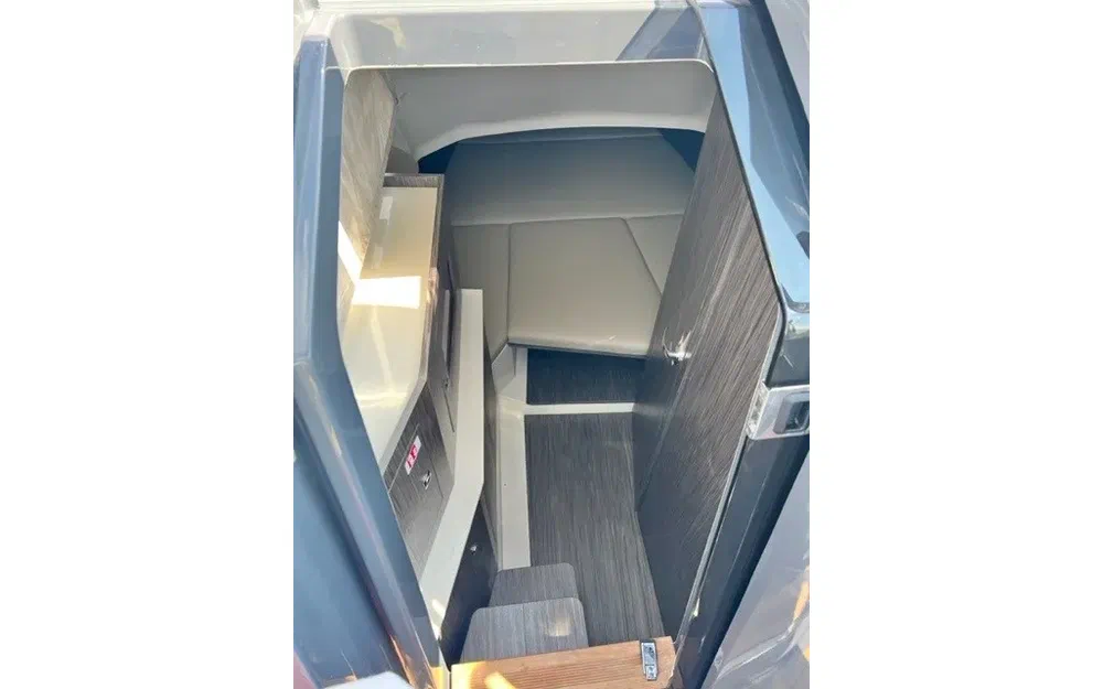 slider 10 Capelli Tempest 40