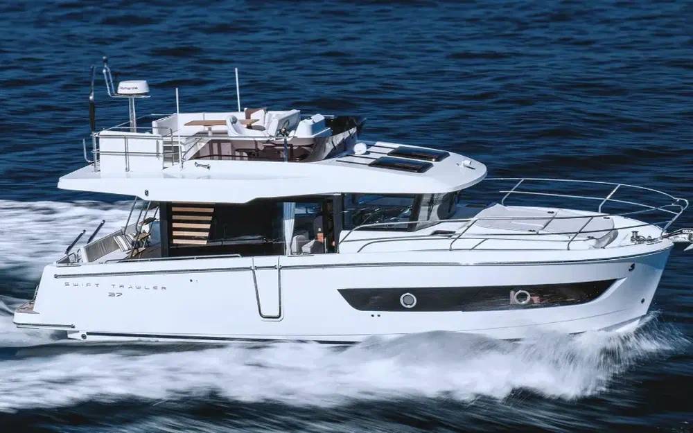 slider 0 Beneteau Swift Traler 37 Fly