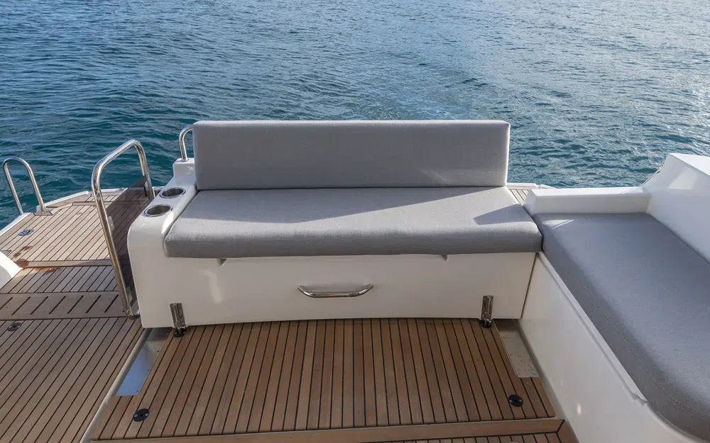 slider 2 Beneteau Swift Trawler 41 Sedan