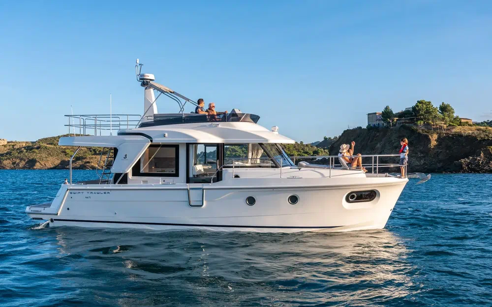 slider 0 Beneteau Swift Trawler 41 Fly