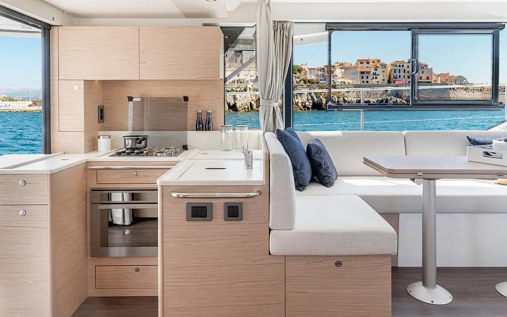 slider 2 Beneteau Swift Trawler 41 Fly