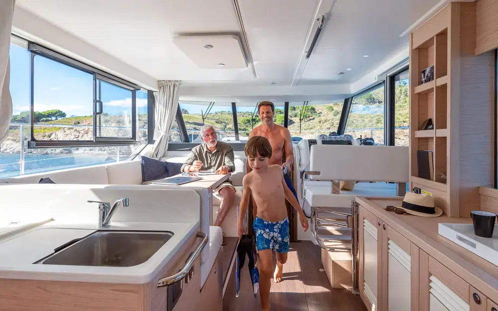 slider 6 Beneteau Swift Trawler 41 Fly