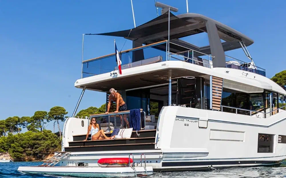 slider 1 Beneteau Grand Trawler 63