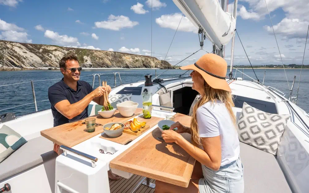 slider 1 Beneteau Oceanis 37.1