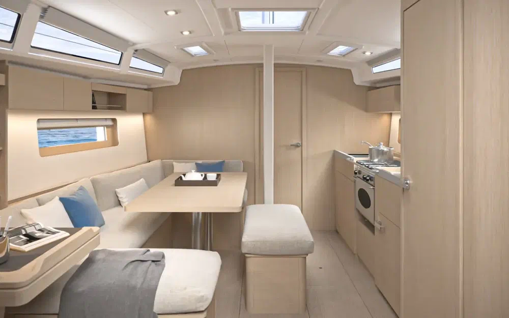 slider 3 Beneteau Oceanis 37.1