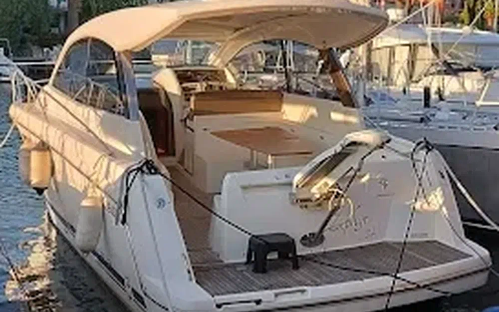 slider 10 Jeanneau Leader 9