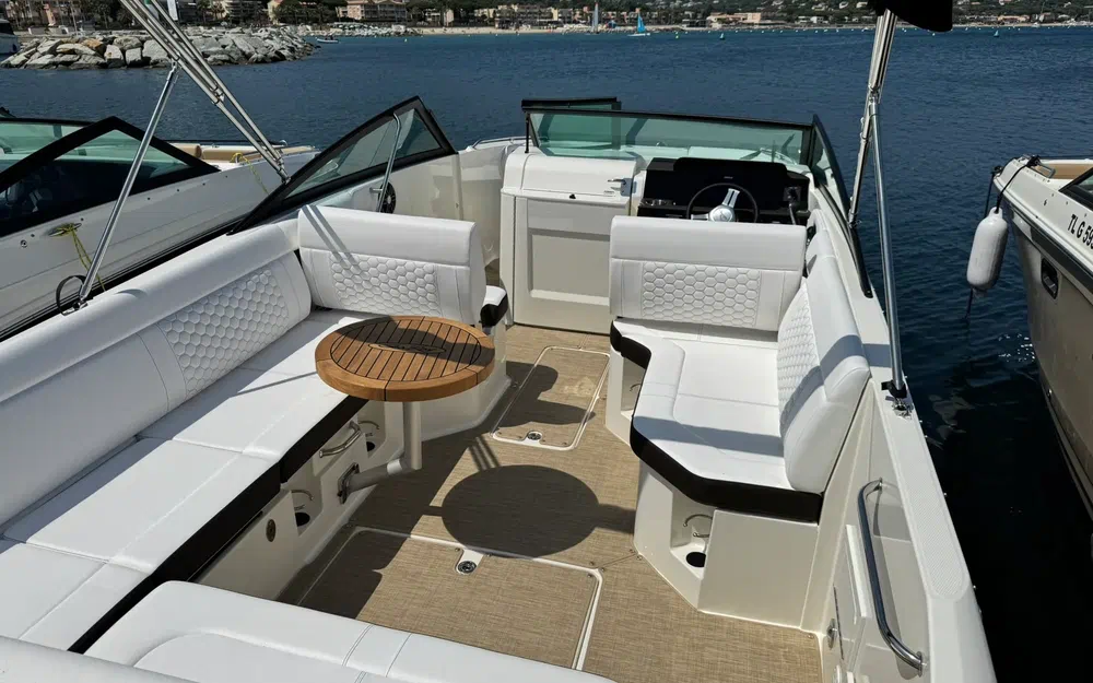 slider 7 Sea Ray 250 SDX HB