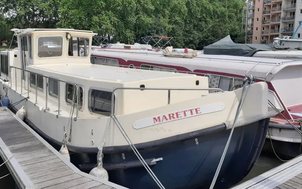 slider 1 Locaboat 1107