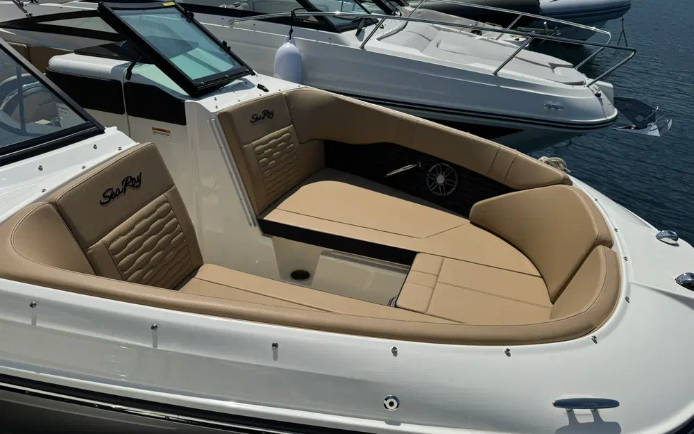 slider 1 Sea Ray 230 SPX