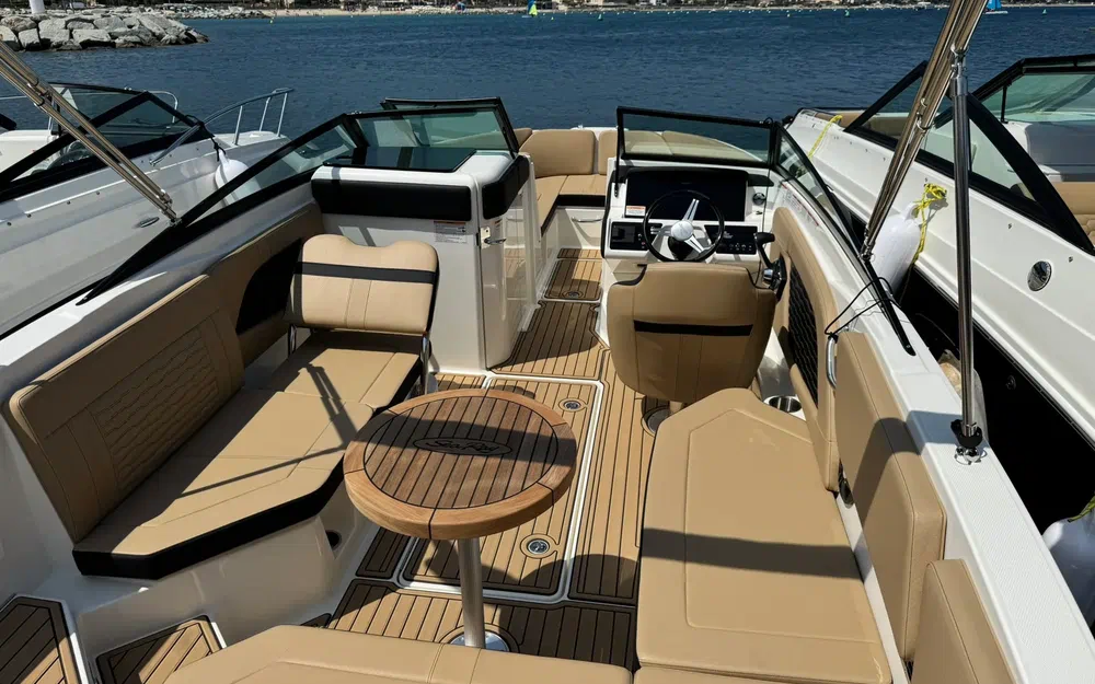 slider 5 Sea Ray 230 SPX