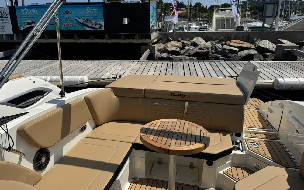 slider 7 Sea Ray 230 SPX