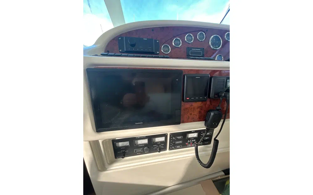 slider 6 Jeanneau Prestige 36 Fly