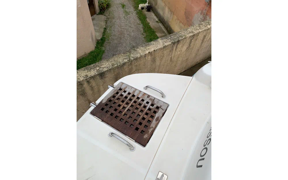 slider 10 Jeanneau Leader 705