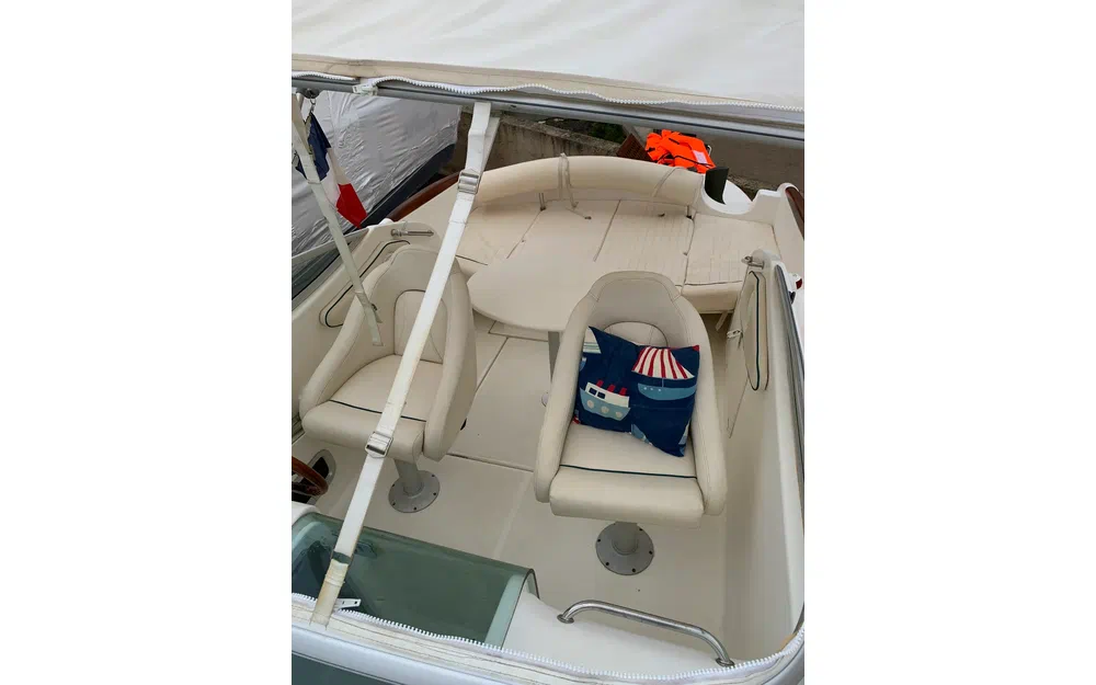 slider 1 Jeanneau Leader 705