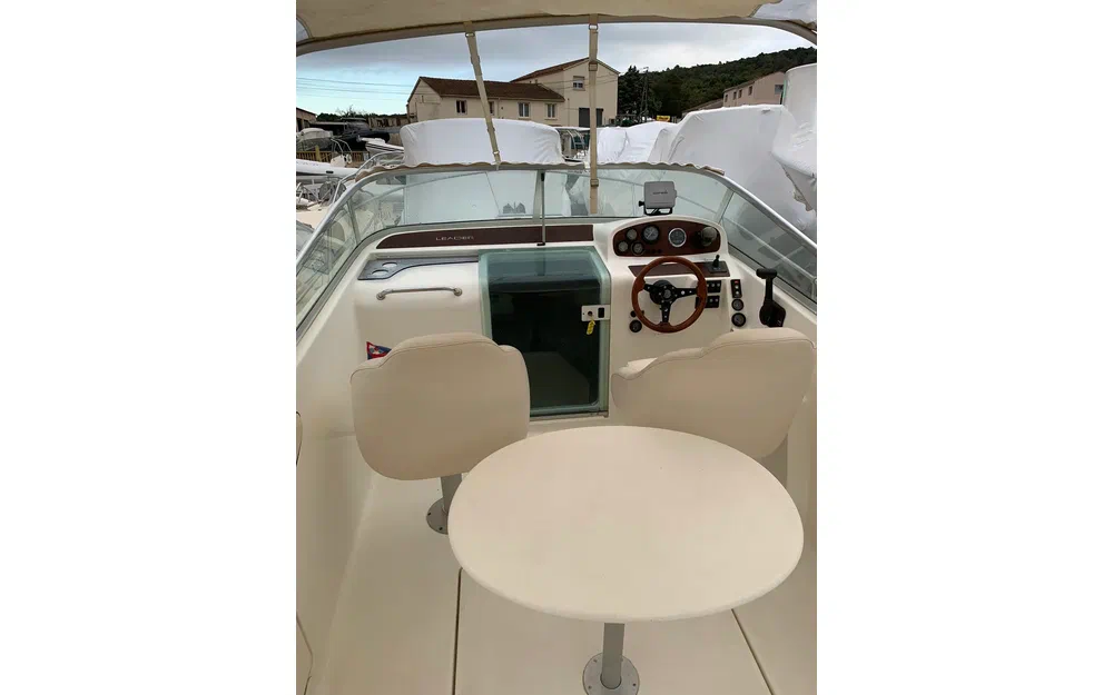 slider 2 Jeanneau Leader 705