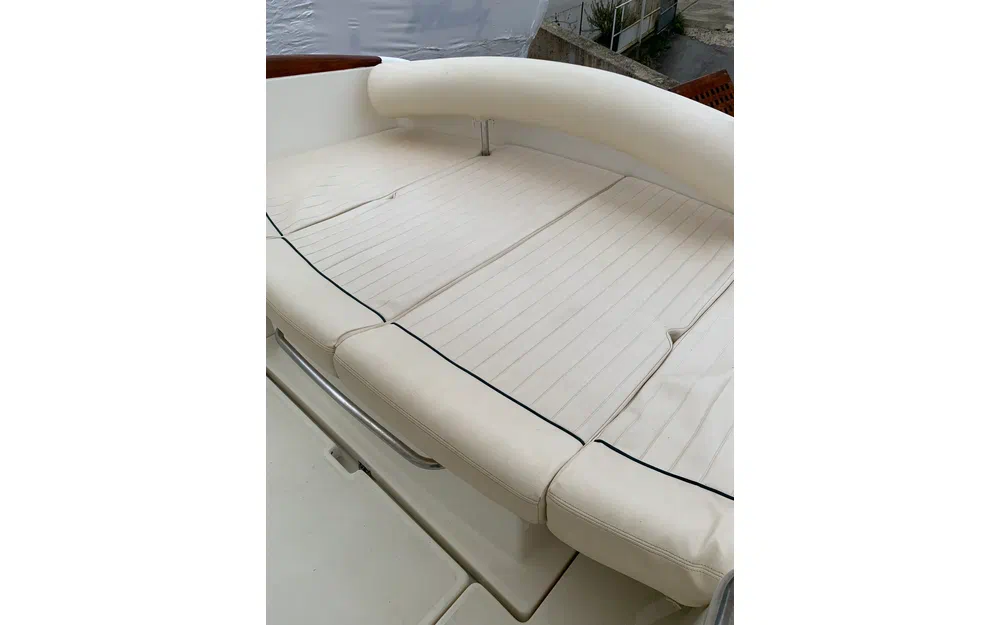 slider 8 Jeanneau Leader 705