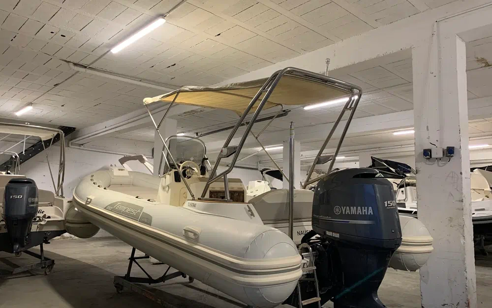 slider 1 Capelli Tempest 650