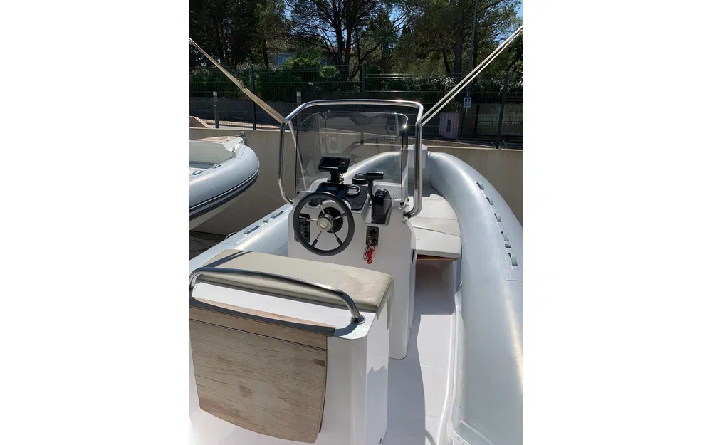 slider 1 Capelli Tempest 630