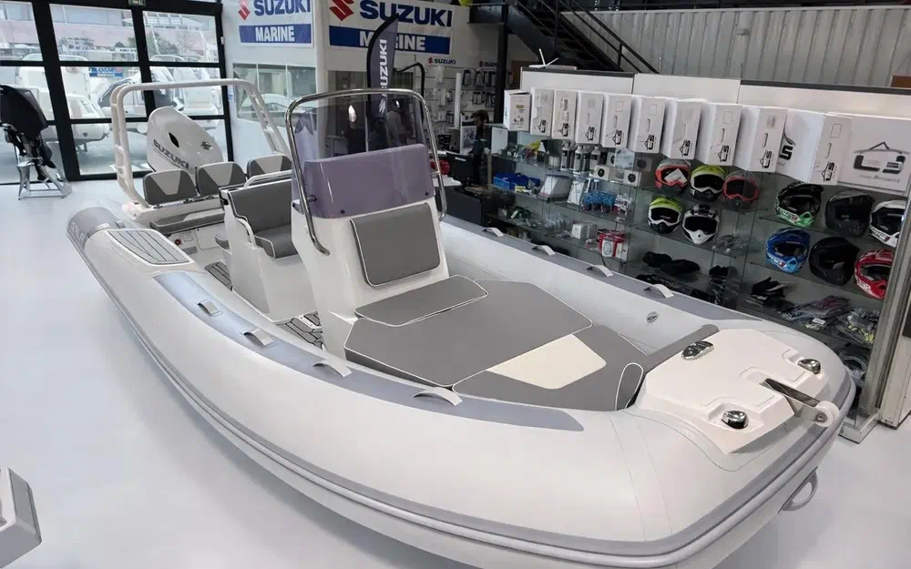 slider 1 Gala Boats V650