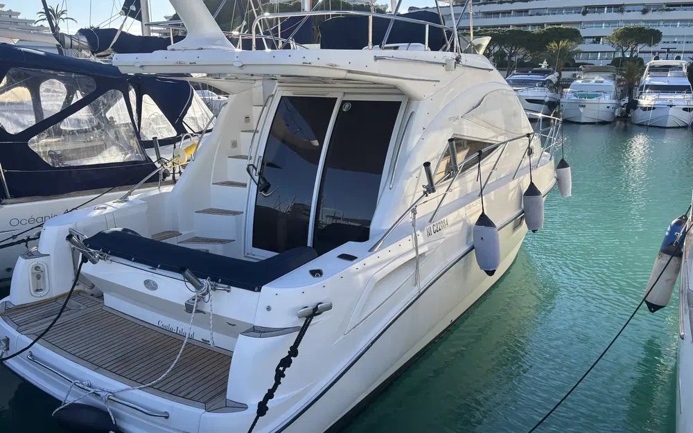 slider 0 Sealine S 34