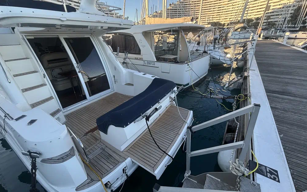 slider 15 Sealine F 34