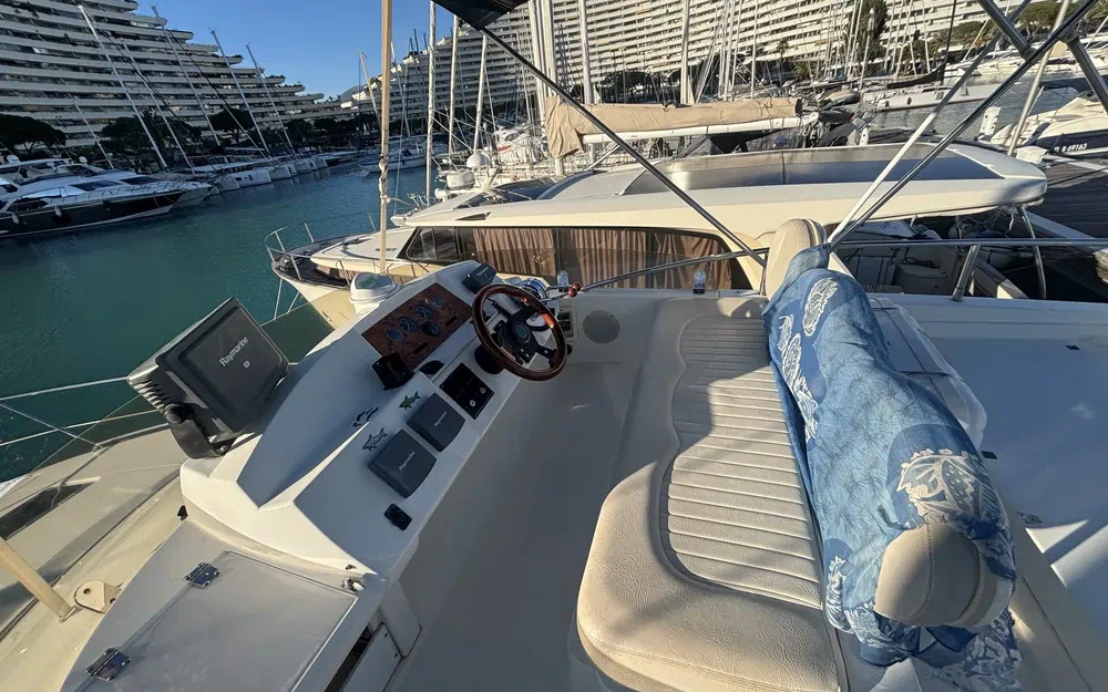 slider 16 Sealine F 34