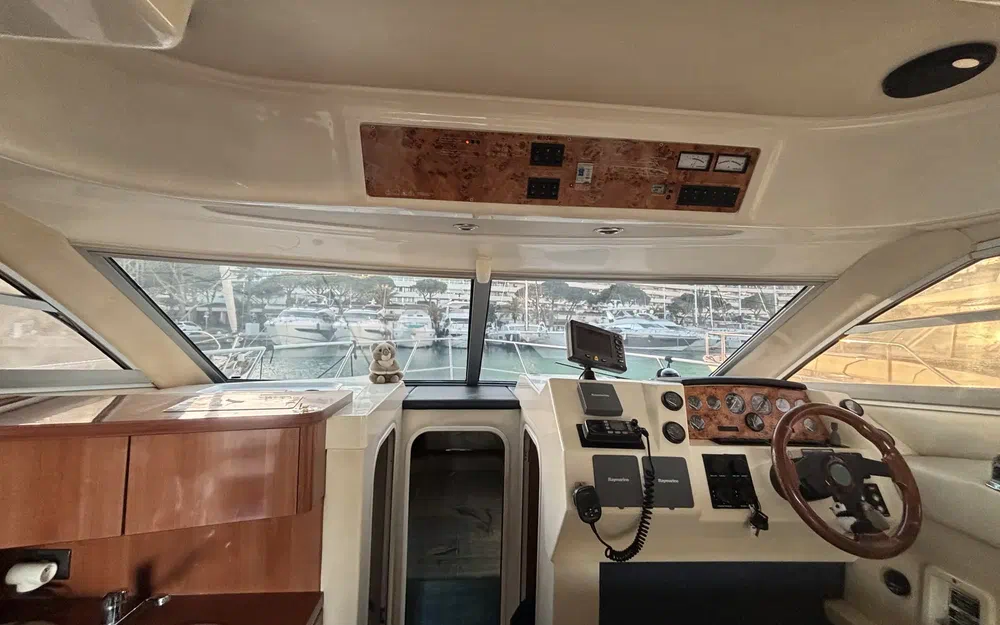 slider 29 Sealine F 34