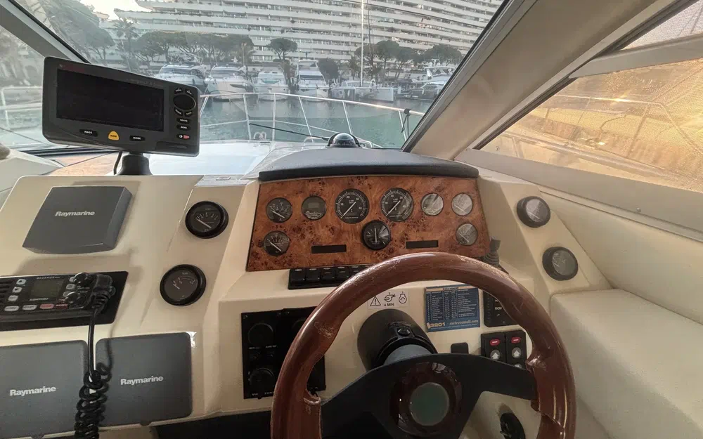 slider 31 Sealine S 34