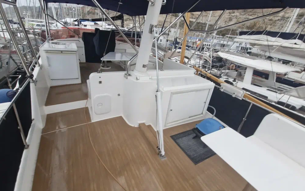 slider 10 Grand Banks 52 Europa