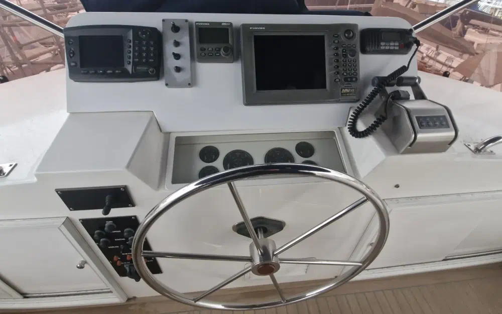 slider 14 Grand Banks 52 Europa