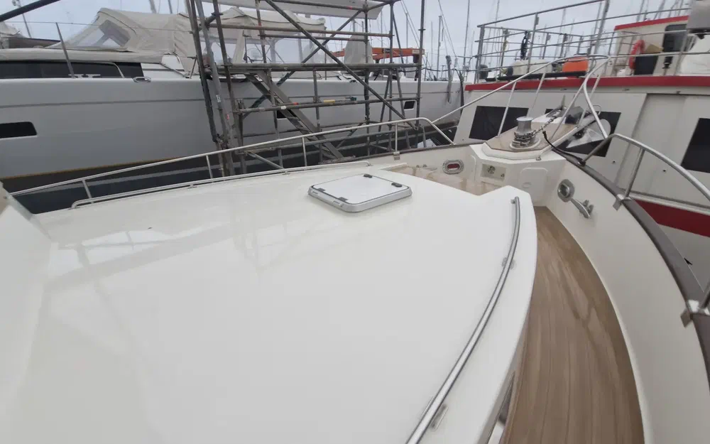 slider 22 Grand Banks 52 Europa