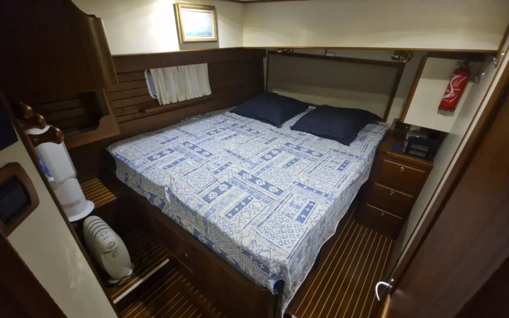 slider 43 Grand Banks 52 Europa