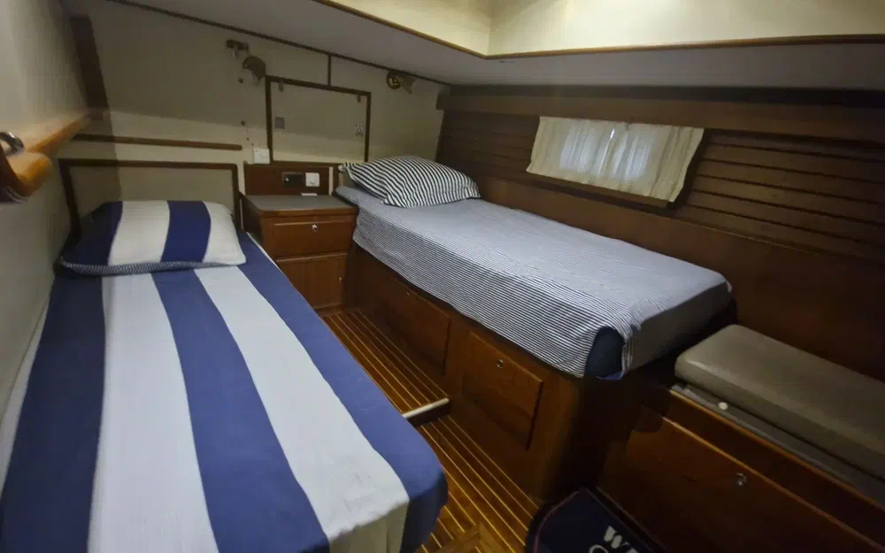 slider 44 Grand Banks 52 Europa