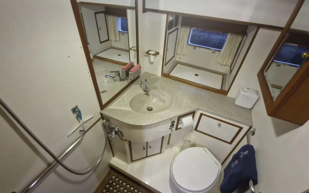 slider 45 Grand Banks 52 Europa