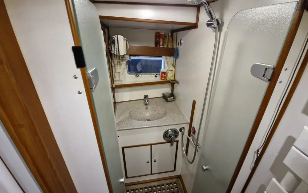 slider 46 Grand Banks 52 Europa