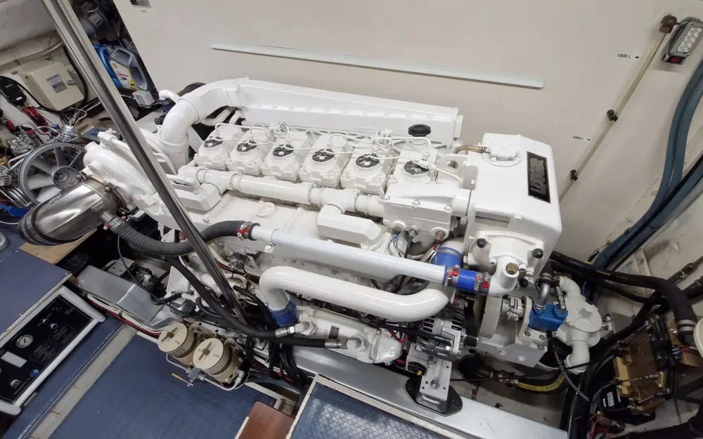 slider 49 Grand Banks 52 Europa