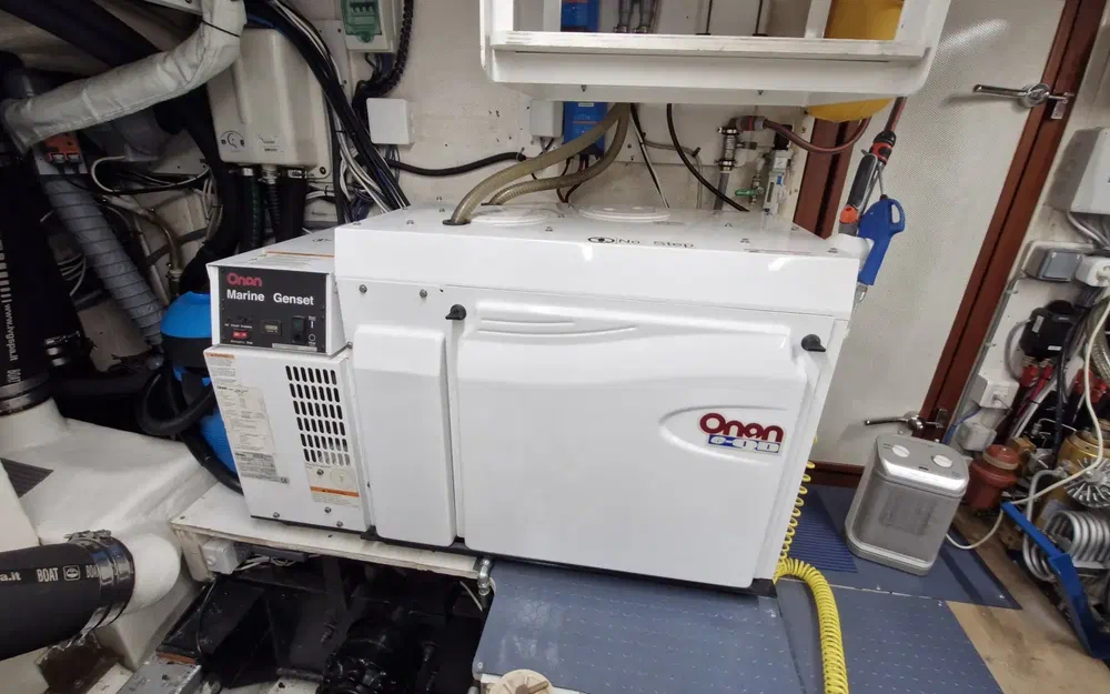 slider 53 Grand Banks 52 Europa