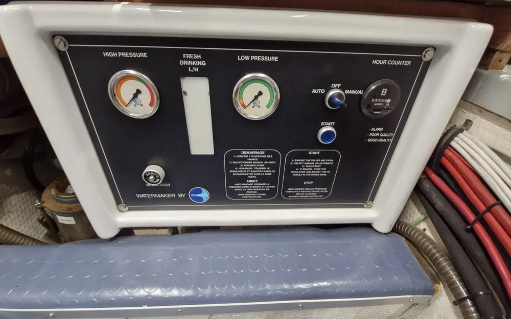 slider 54 Grand Banks 52 Europa