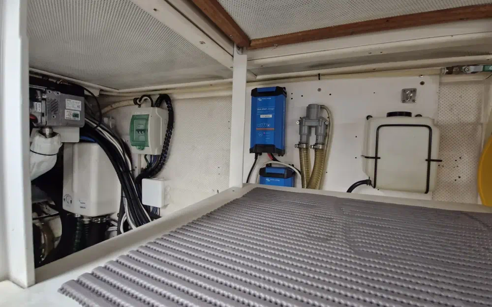 slider 56 Grand Banks 52 Europa