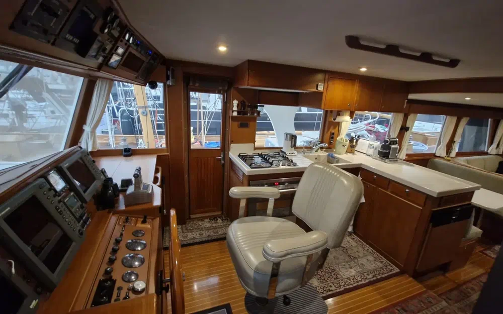 slider 59 Grand Banks 52 Europa