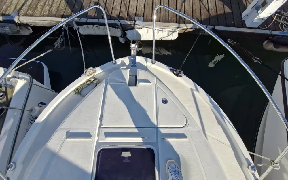 slider 13 Beneteau Antares 8 OB