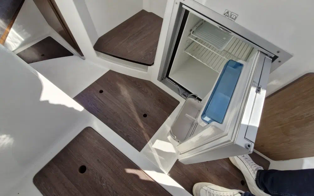 slider 21 Beneteau Antares 8 OB